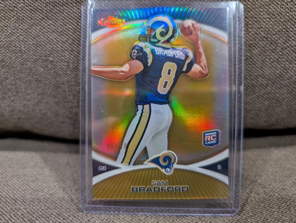 2010 TOPPS FINEST SAM BRADFORD GOLD REFRACTOR #/50 RC RAMS OKLAHOMA RARE SP - Image 1 of 1