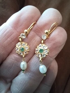 22K GOLD EMERALD PEARL DANGLE WIRE DROP EARRINGS ESTATE FIND - Picture 1 of 11