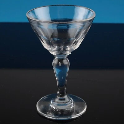 Altes Likörglas Schnapsglas 9 cm Glas Flächen Schliff ~ Jugendstil - Bild 1 von 4