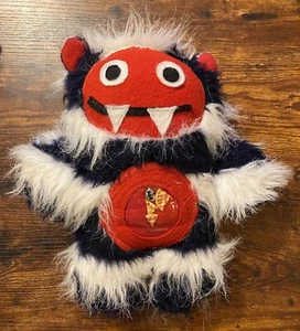 Lustiges handgefertigtes Monster Plüsch rot schwarz weiß Kunstfell klar Bauch Pizza 12 Zoll - Bild 1 von 5