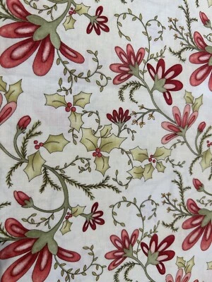 Acebo Navidad Bayas Vacaciones ROJO Flores Hojas 100% ALGODÓN TELA EDREDÓN Foto 1 de 4