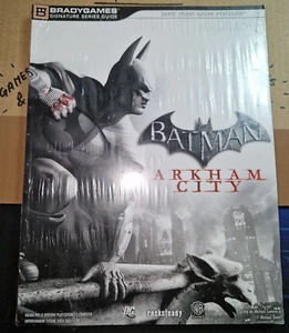 ๐ ๐ฎ๐น BATMAN ARKHAM CITY GUIDA STRATEGICA EDIZ. ITALIANA *NUOVA SIGILLATA* ๐ - Picture 1 of 14