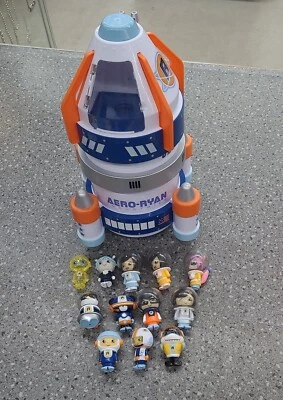 Juego de 12 figuras Ryan's World Galaxy One Explorer Micro Shuttle Rocket Foto 1 de 4