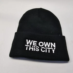 Berretto berretto We Own this City Show HBO 2021 maglia invernale nero elasticizzato U2a - Foto 1 di 5