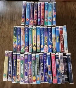 Lot 40 Disney VHS Tapes Black Diamond Classics Masterpiece Aladdin Clam Shell - Picture 1 of 16