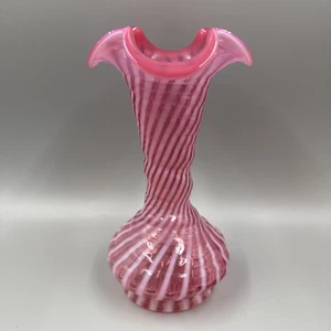 Vintage rosa & weißes Band/Spiraloptik Vase mit gerafftem Rand 8" - Bild 1 von 8