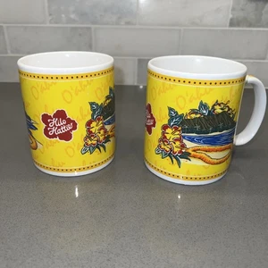 2 tazas vintage Hawaii Hilo HattieOahu Coffee Tea Island Heritage recuerdo amarillo - Imagen 1 de 7