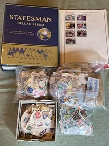 Statesman Deluxe Briefmarkenalbum fasst 30.000 Briefmarken. 500+ Briefmarken enthalten -- 8283 - Bild 1 von 14