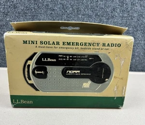 L.L. Bean Mini Strumento di Sopravvivenza Radio Manovella Emergenza Solare - Nuovo - Foto 1 di 3