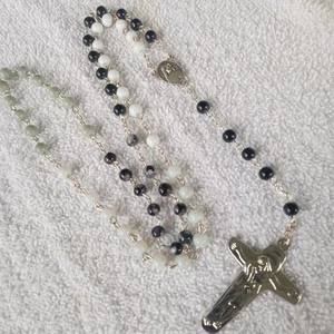 Vintage Catholic Religious 15” Graduated Black To White Rosary Beads Necklace - Bild 1 von 4