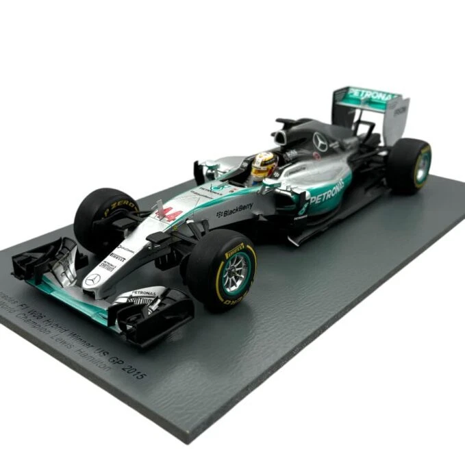 Modellino F1 Spark 1/18 Mercedes F1 W06 Winner US Gp 2015 F1 World Champion 2... - Immagine 1 di 4
