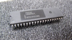 NOS Intel P80C32 CMOS Single-Chip 8-Bit Microcontroller - Picture 1 of 3