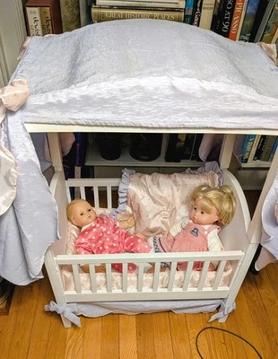Сказочный AG BITTY BABYdoll кроватки w навес, пыль оборки, бампер, одеяло, ленты! - Изображение 1 из 4