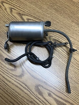 HONDA VFR800 INTERCEPTOR 2014-2015 PARTE BOTE # 17410-MJM-A01 Foto 1 de 4