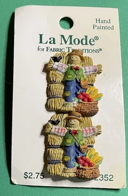 (2) Vtg LaMODE FABRIC TRADITIONS 1" SCARECROW CROW VEGGIE BASKET BUTTONS NOS-D5 - Image 1 of 3