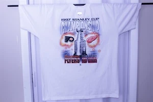 STARTER 1997 STANLEY CUP CHAMPIONSHIP DETROIT RED WINGS VS FLYERS T SHIRT L - Picture 1 of 5