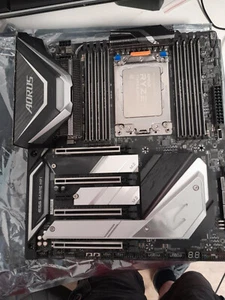 GIGABYTE X399 AORUS XTREME + AMD Ryzen Threadripper 2920X, soc. TR4 3.5 GHz, 12c - Afbeelding 1 van 4