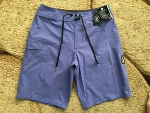 Volcom Lido Solid Mod-Tech 20" Boardshorts Swim Trunks Mens Size 30 Purple NWT - Picture 1 of 6