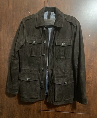 Chaqueta militar Massimo Dutti de cuero gamuza marrón oscuro Foto 1 de 4