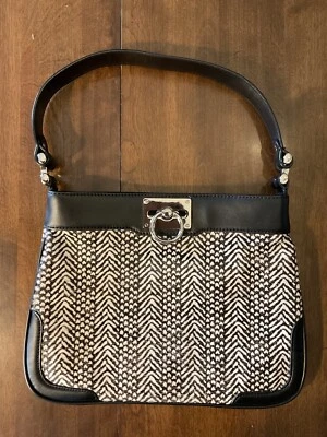 Bolso de hombro Ann Taylor nuevo con etiquetas $168.00 blanco y negro con estampado de animales de piel Cartera Bolso de mano Foto 1 de 4