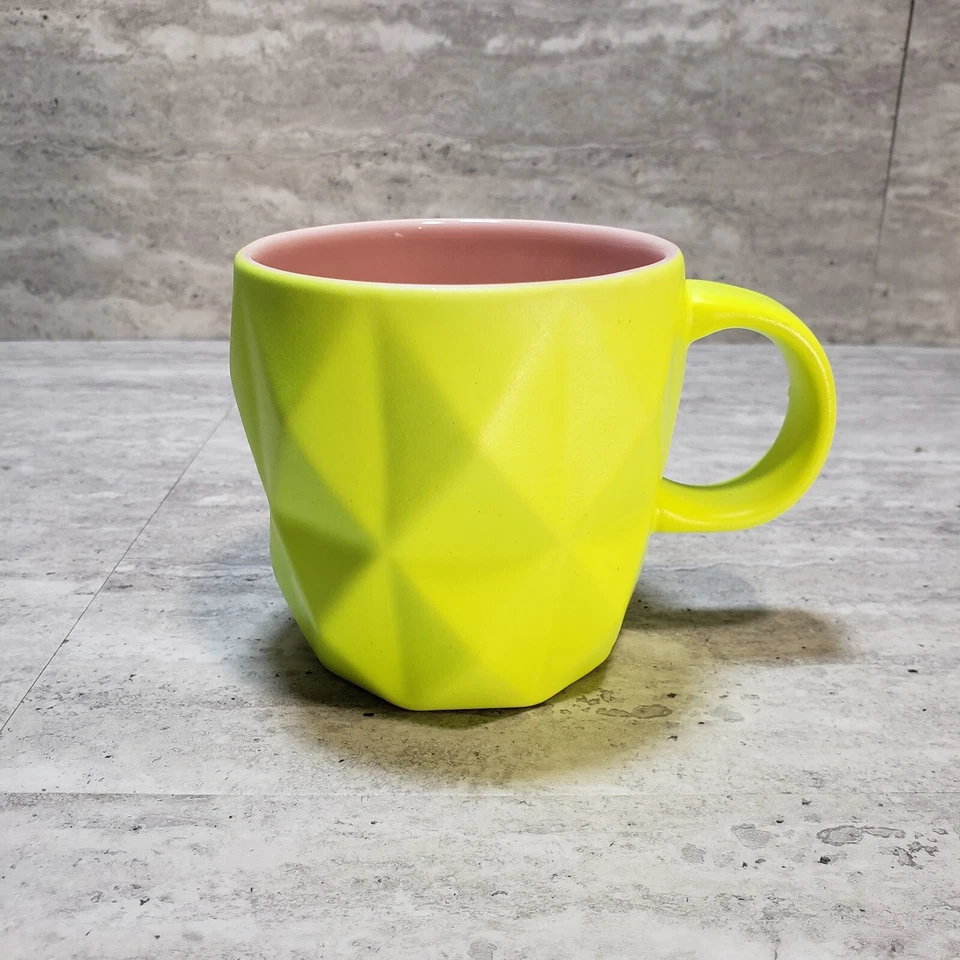 Taza de neón de TEAVANA geométrica verde neón y rosa Foto 1 de 4