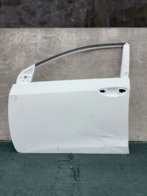 2014 2015 2017 2018 TOYOTA COROLLA FRONT LEFT DOOR OEM USED - Image 1 of 4