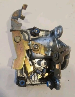 MERCEDES BENZ R107 450SL 450SLC 380SL 380SLC  RIGHT DOOR LATCH   - Image 1 of 2