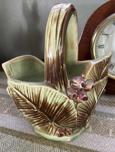 Vintage McCoy Pottery Leaf & Berry Pattern Basket Planter Vase! - Picture 1 of 8