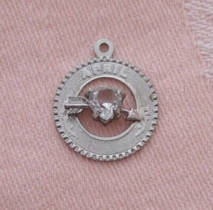 Dije vintage de plata de ley con diamantes de imitación en forma de corazón de abril - Imagen 1 de 3