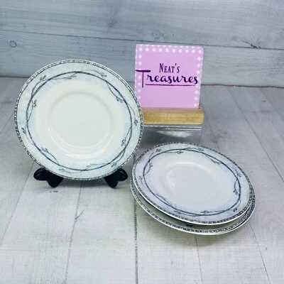 Conjunto de pires de porcelana American Atelier FRUIT TOILE 5271 branco cinza floral videira 4 - Imagem 1 de 4