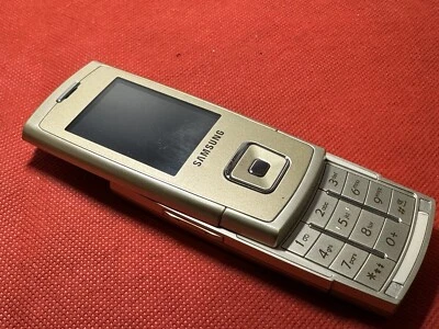 Samsung  E900 Gold ( Unlocked ) Mobile Phone - Image 1 of 4
