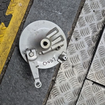 Honda Lead SCV 100 2004 Front Wheel Brake Drum Hub Speedo Drive Gear Shoes. - Image 1 of 2