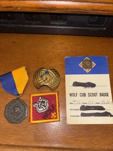 Lot Of 4 Vintage Cub Scouts Pin Wolf Badge Neckerchief Slide 1983 EUC - Picture 1 of 2