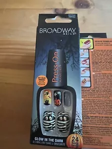 Broadway NAILS PRESS ON Medium Ready To Scare 1 Set - Picture 1 of 3