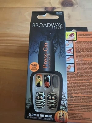 Broadway NAILS PRESS ON Medium Ready To Scare 1 Set - Image 1 of 3