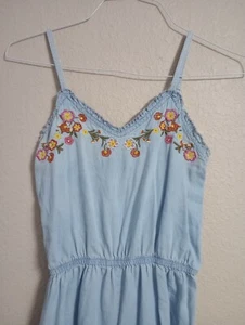 Derek Heart Denim Romper With Floral Embroidery Size Medium - Picture 1 of 4