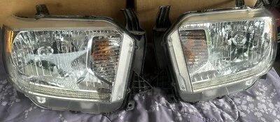 Faros Toyota Tundra 2014-2017 OEM con LED DRL y nivelación Foto 1 de 4