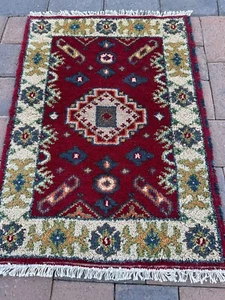 Neuer kleiner Stammes-Akzent-Teppich handgefertigt in Indien, buntes kasachisches Design, 2 Fuß x 3 Fuß - Bild 1 von 19