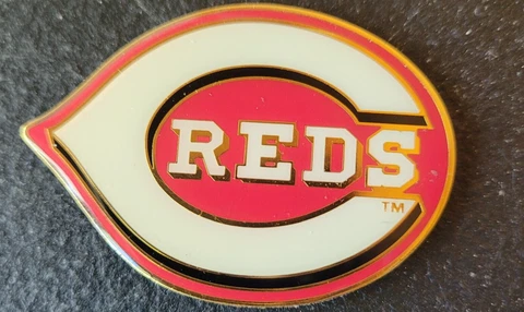 Vintage Cincinnati Reds Magnet MLB Baseball Sports Logo Fan Gear Memorabilia Cover