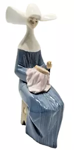 Lladro Time To Sew Nun Blue #5501 RETIRED Porcelain Figure - Picture 1 of 8