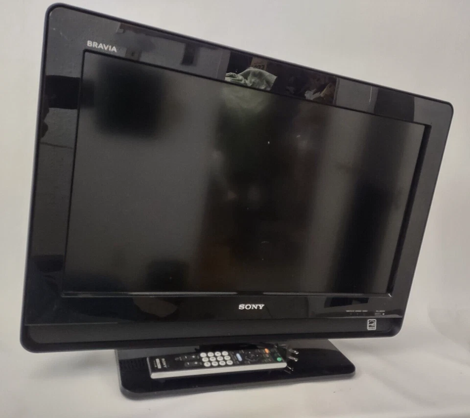 Sony 💥 Bravia  26" LCD TV With REMOTE KDL-26M4000 - Image 1 of 4