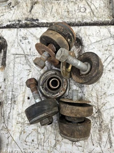 Cub Cadet Motor Mounts 1772 1572 782d 882 1512 2182 1782 - Picture 1 of 1