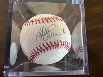 MIKE SCHMIDT  AUTOGRAPHED BASEBALL AUTHENTICATED BY PSA  AP63879 MINT - Image 1 of 3