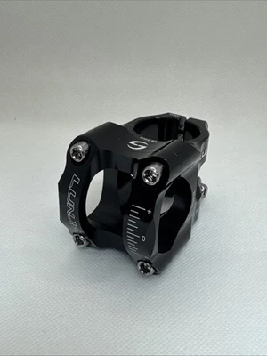 Black  Alloy MTB Mountain Bicycle Handlebar Stem 28.6/31.8*35 mm Lunje - Image 1 of 4