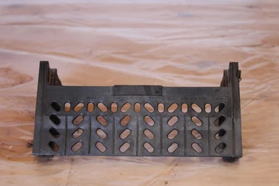 Soporte marco soporte bandeja batería Audi A4 2002-2005 Foto 1 de 4