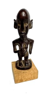 Afrique ZAÏRE Luba - Statuette en bois sculpté représentant un figure féminine 5 - Picture 1 of 3
