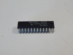 TEXAS INSTRUMENTS SN74ALS992NT IC READ-BACK LATCH TRI-ST 24-DIP - FAST SHIPPING - Picture 1 of 1
