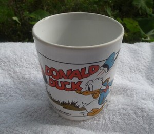 VINTAGE STAFFORDSHIRE WALT DISNEY DONALD DUCK MUG