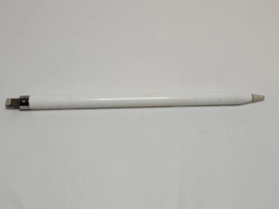 Apple Pencil 1st Gen Top Cap Missing, Tip Slightly Smushed - Image 1 of 4