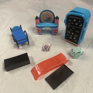 Lote Parcial Muebles Sorpresa LOL - Lote Si 7 Artículos - Lote Suelto Con Tocador G3 - Imagen 1 de 22